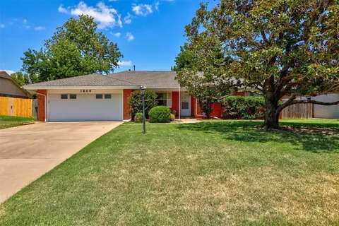 1809 NW 32nd St, Lawton, OK 73505