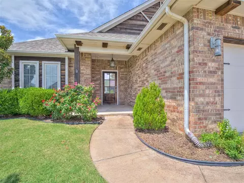 18501 Maidstone Ln, Edmond, OK 73012