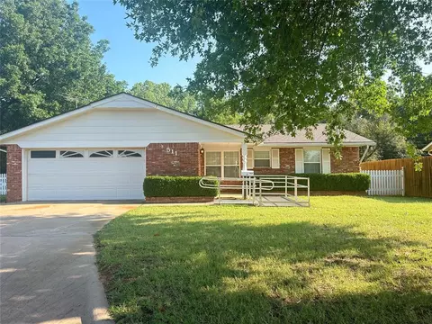 511 Wayne Ave, Tecumseh, OK 74873