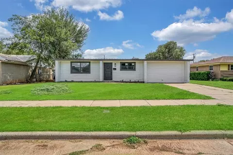 1212 Louanna Ln, Altus, OK 73521