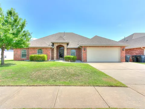 1408 NW 13th Pl, Moore, OK 73170