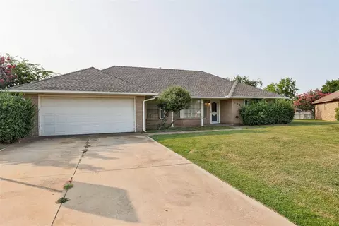 1708 N Lincoln Ave, Moore, OK 73160