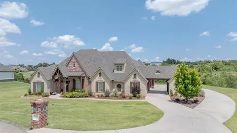 5698 Tina Dr, Norman, OK 73072