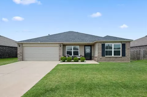 213 Karlee Ln, Newcastle, OK 73065