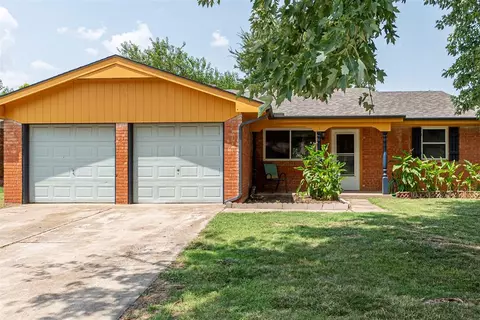 205 Choctaw Pl, Yukon, OK 73099