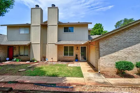 9769 Hefner Village Blvd, Oklahoma City, OK 73162