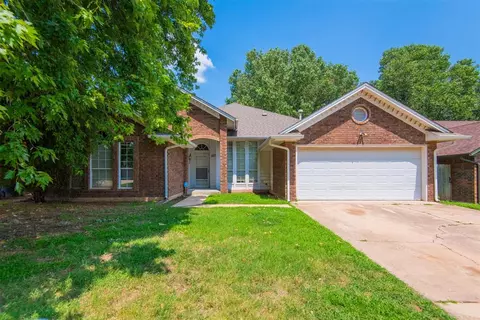 11717 SW 3rd St, Yukon, OK 73099