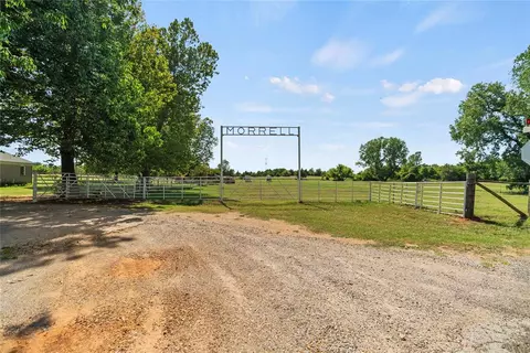 1500 E Lily Ln, Mustang, OK 73064
