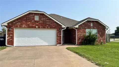 1906 Rain Tree Dr, Shawnee, OK 74804