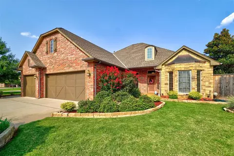 19832 Oakshire Dr, Edmond, OK 73012