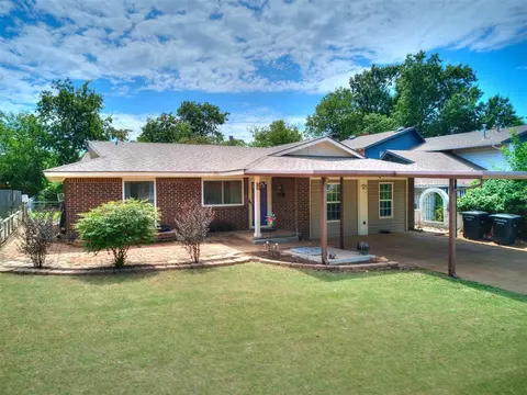 112 SW 14th St, Moore, OK 73160