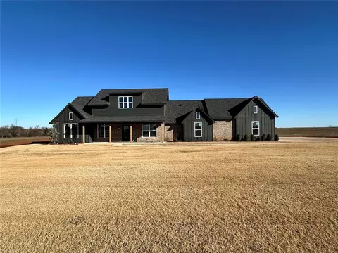 2392 S May Ave, Guthrie, OK 73044