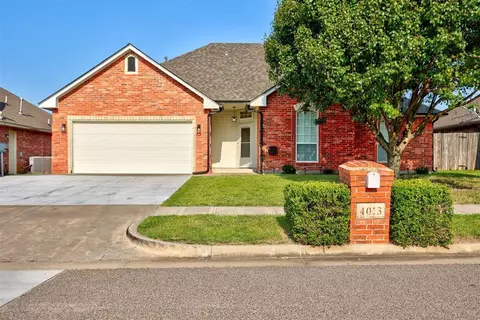 4013 Kensington Dr, Moore, OK 73160