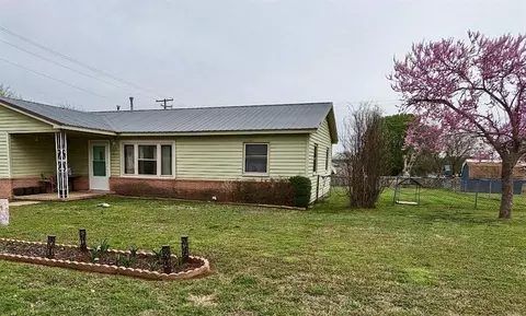 413 Kimberly Rd, Tecumseh, OK 74873 photo 2