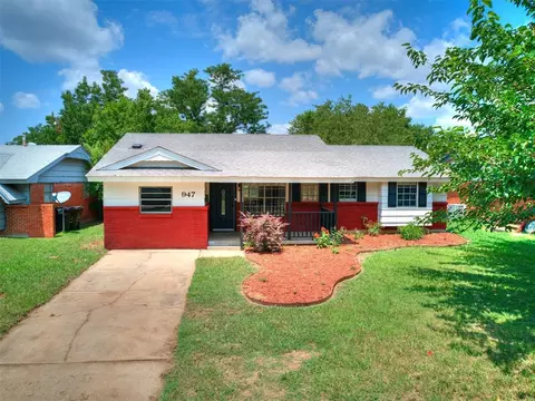 947 NW 2nd St, Moore, OK 73160