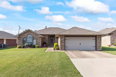 9912 SW 15th Ter, Yukon, OK 73099