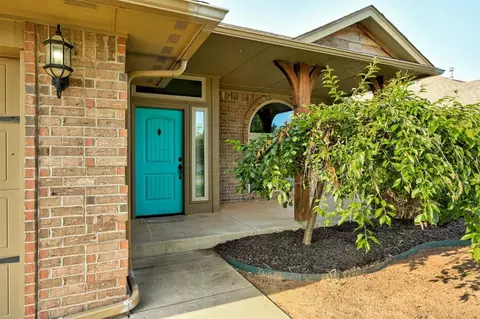 11604 SW 10th St, Yukon, OK 73099