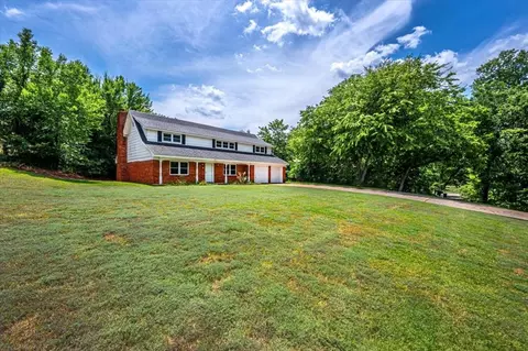 817 Walnut Creek Rd, Guthrie, OK 73044
