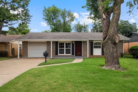 705 Spruce Dr, Yukon, OK 73099