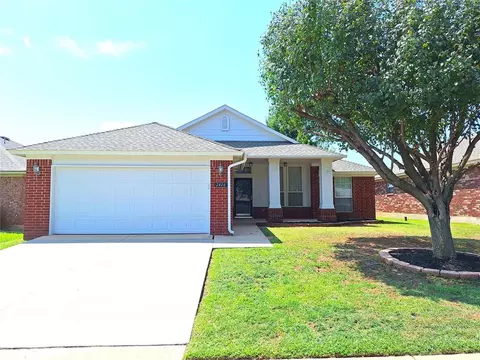 2416 NW 162nd St, Edmond, OK 73013