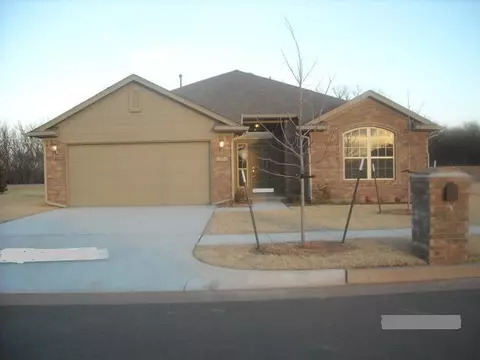 512 Hutton Rd, Yukon, OK 73099