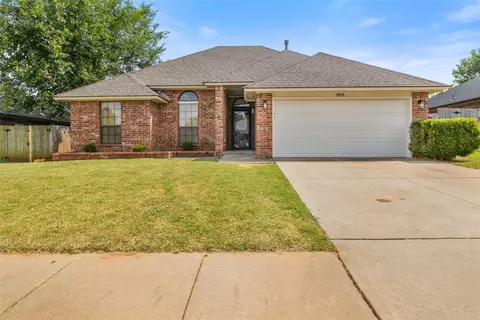 1808 SE 14th St, Moore, OK 73160