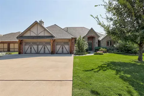 19824 Crest Ridge Dr, Edmond, OK 73012