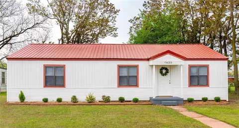 1625 W Montana Ave, Chickasha, OK 73018