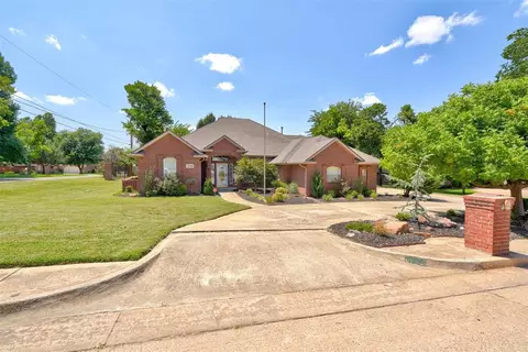 1119 Fernwood Dr, Midwest City, OK 73130