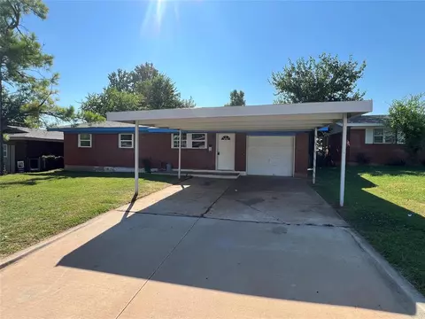 1401 Heather Ln, Moore, OK 73160