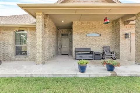 9060 S Pine St, Guthrie, OK 73044 photo 2