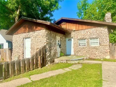905 S 19th St, Chickasha, OK 73018