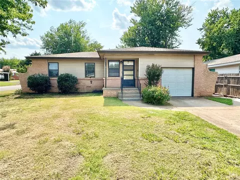 713 Crosby Blvd, Midwest City, OK 73110