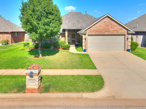 1904 Alexander Way, Yukon, OK 73099