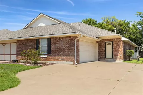 11721 Hollyrock Ct, Yukon, OK 73099