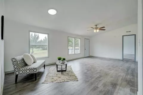 21 Walker Ln, Mcloud, OK 74851 photo 4