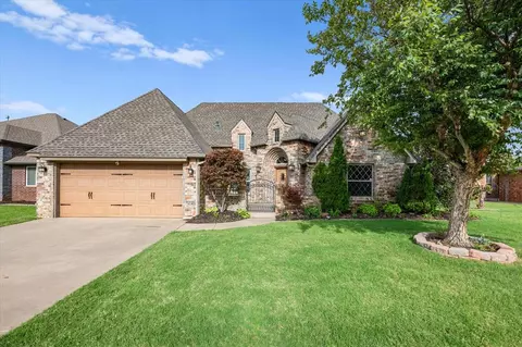 17313 Grey Hawk Ln, Edmond, OK 73012