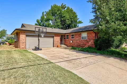 5601 NW 62nd St, Warr Acres, OK 73122