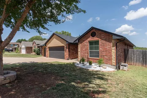 1917 Jackson Dr, Norman, OK 73071 photo 2