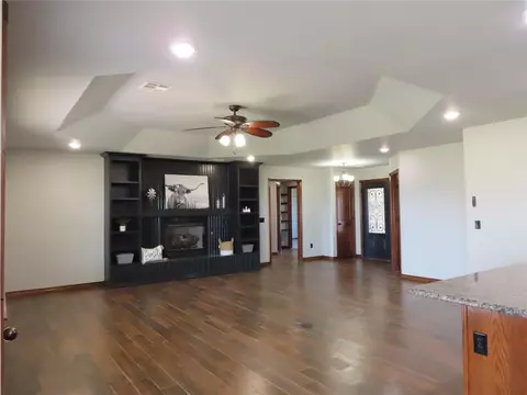 1178 S Czech Hall Rd, Tuttle, OK 73089 photo 5