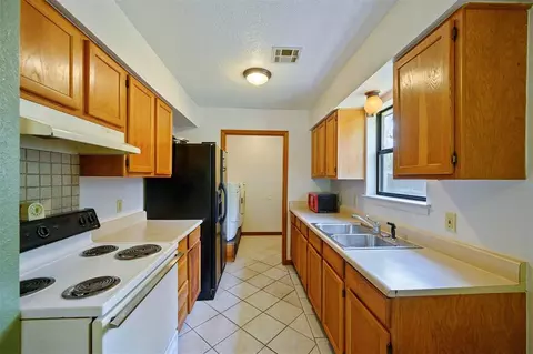 404 N Bock St, Broken Bow, OK 74728 photo 11