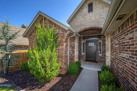 9032 NW 117th St, Yukon, OK 73099