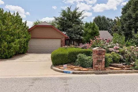 11712 SW 4th St, Yukon, OK 73099