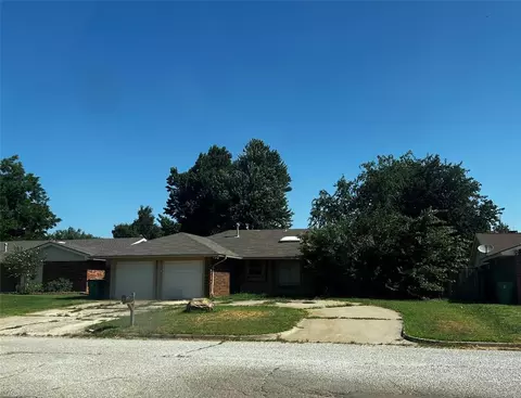 10209 Dover Dr, Yukon, OK 73099