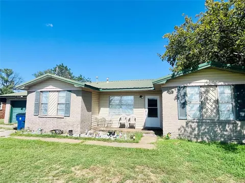 113 Windsor Rd, Chickasha, OK 73018