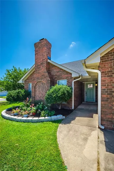 2420 Cimarron Dr, Norman, OK 73071 photo 2