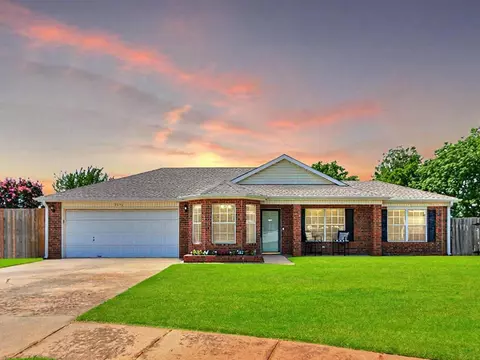 3036 Pinelake St, Norman, OK 73071
