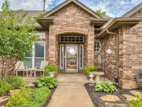 4104 Morningstar Dr, Yukon, OK 73099