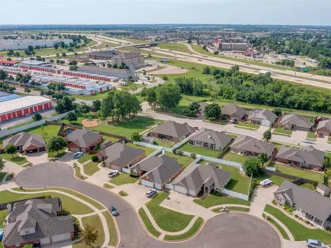 604 Dickens Ave, Yukon, OK 73099 photo 49