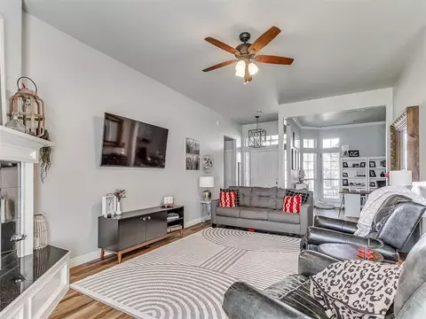 604 Dickens Ave, Yukon, OK 73099 photo 10